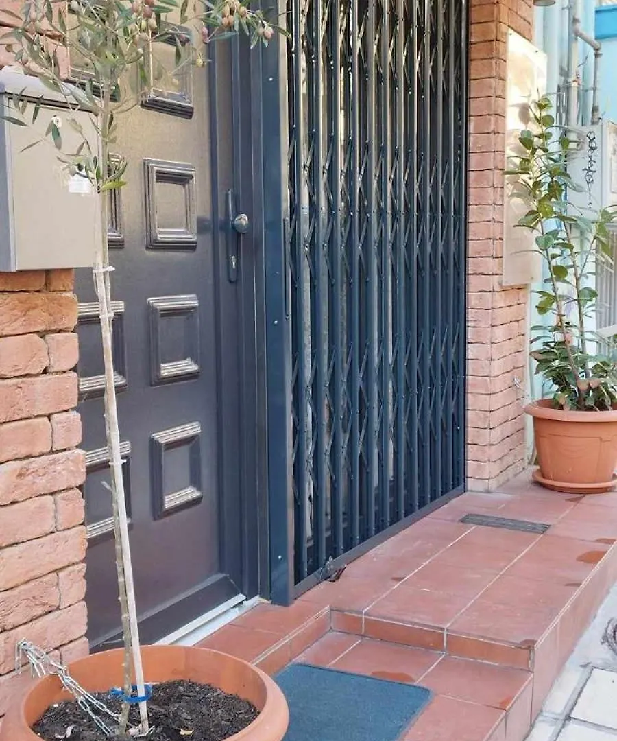 Short Stay Loft At سالونيك شقة