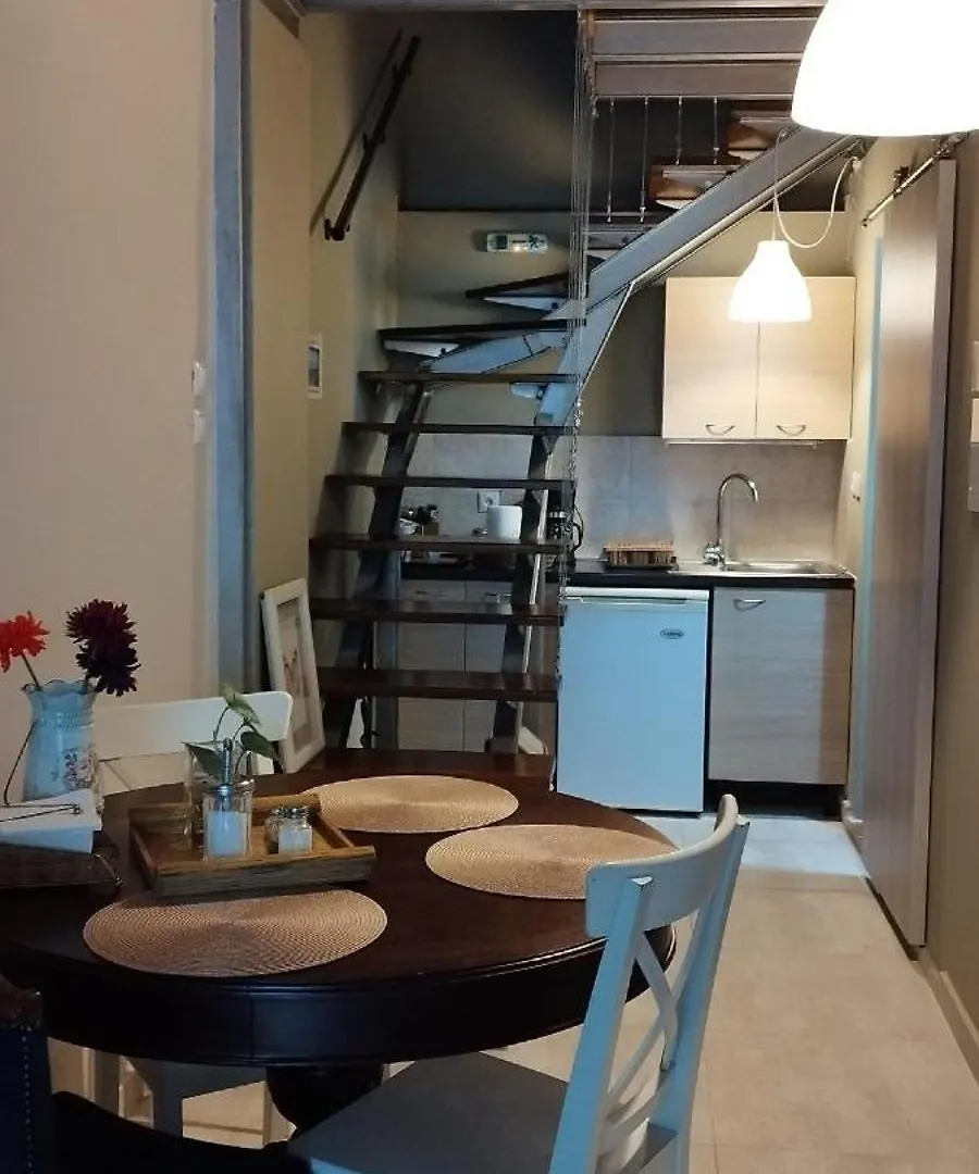 Short Stay Loft At سالونيك 0*,