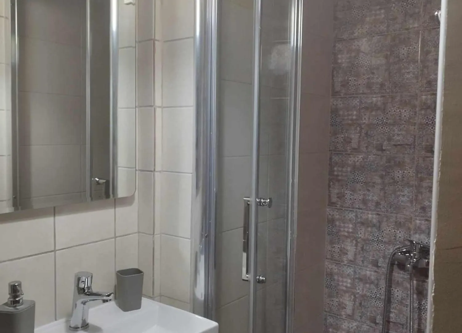 Short Stay Loft At Thessaloniki Apartment